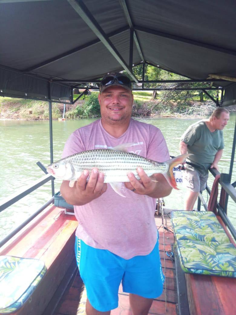 Hippo Retreat & Tiger Fishing 科马蒂普特 外观 照片